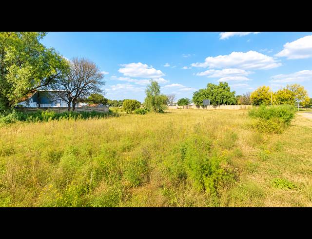 1,020M² VACANT LAND FOR SALE IN KOOKRUS